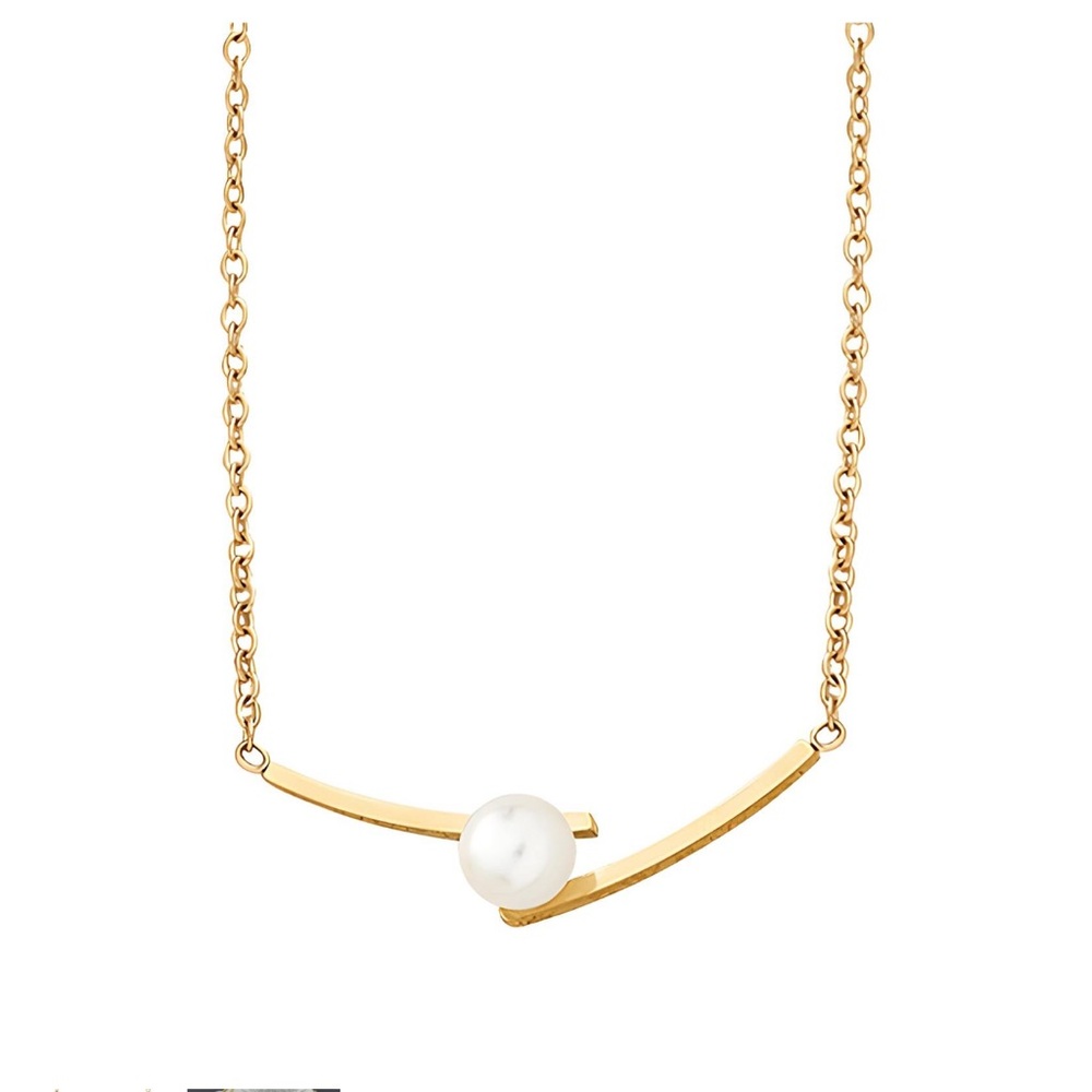 Elegant Gold Necklace with Pearl Accent